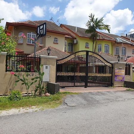 Lavender Impian Homestay Kajang Ngoại thất bức ảnh